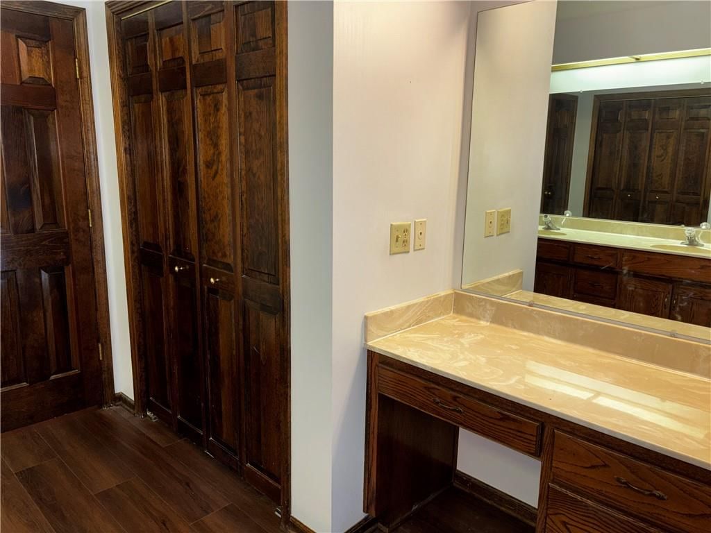 3005 S Viking Court — photo 27