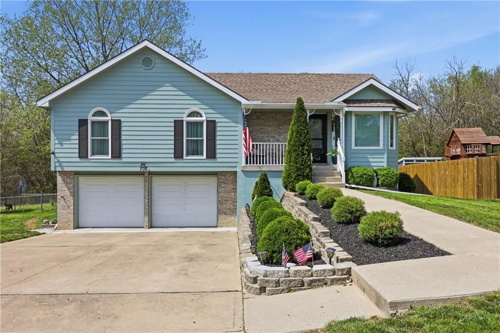707 Christopher Drive — photo 1