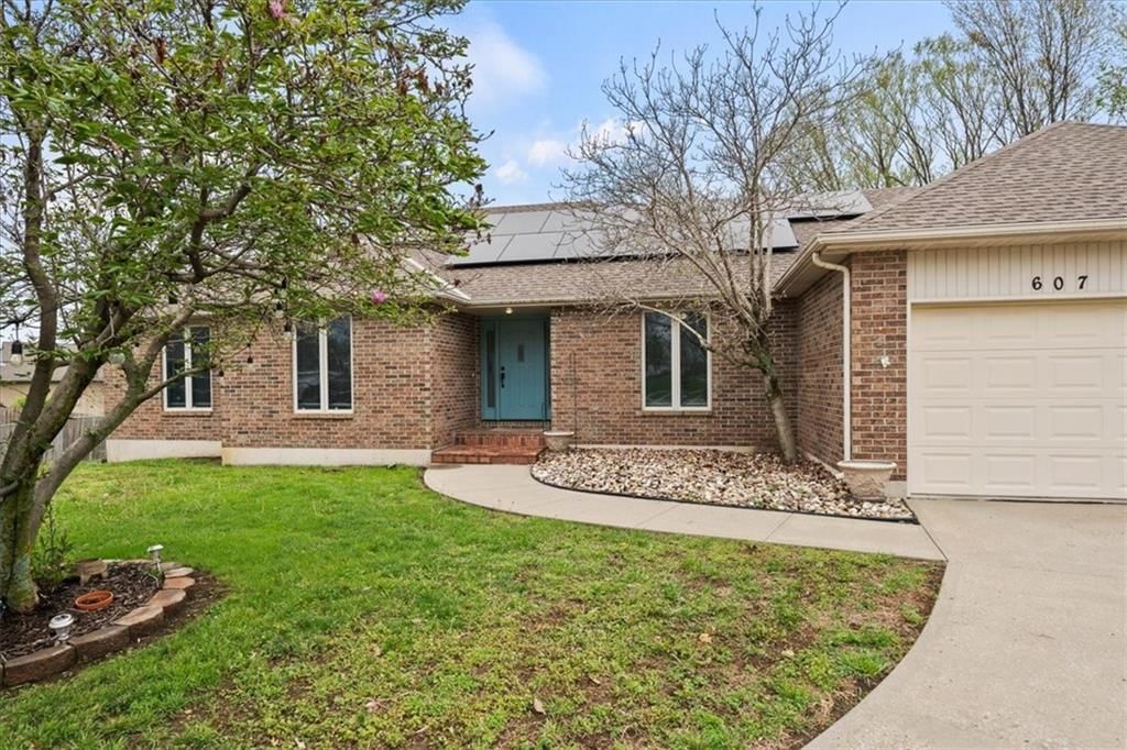 607 Horseshoe Drive — photo 2