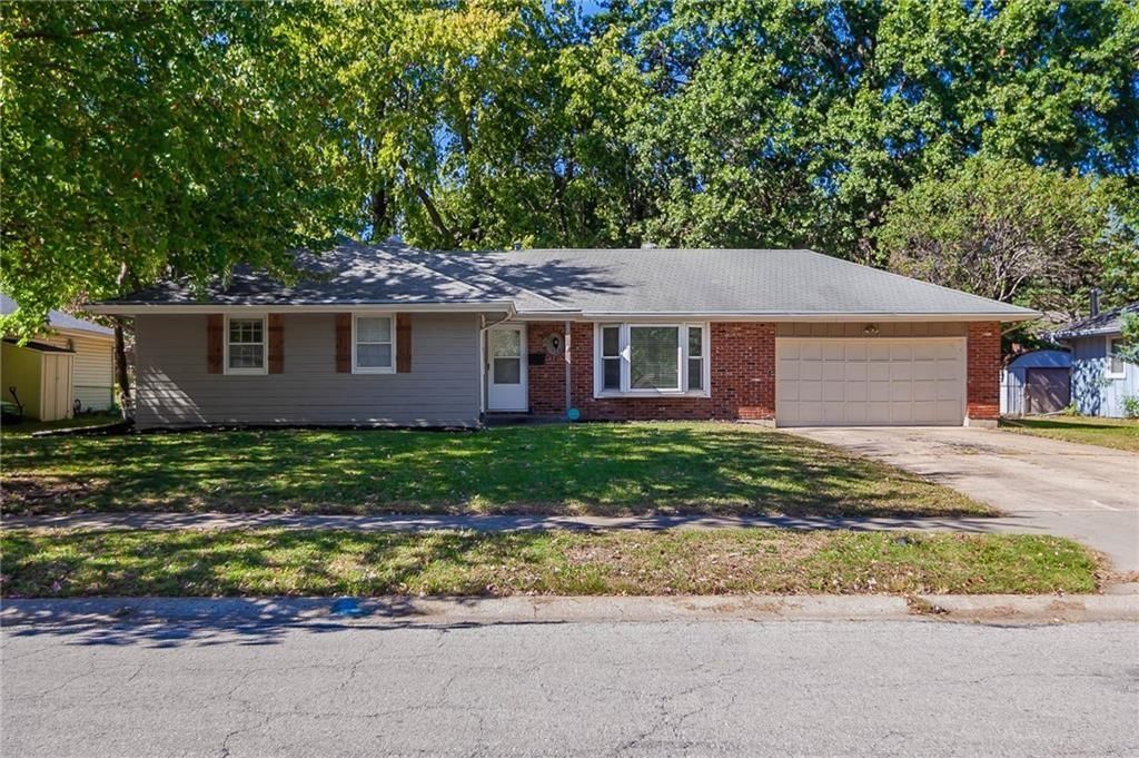 909 NW Range Street — photo 1