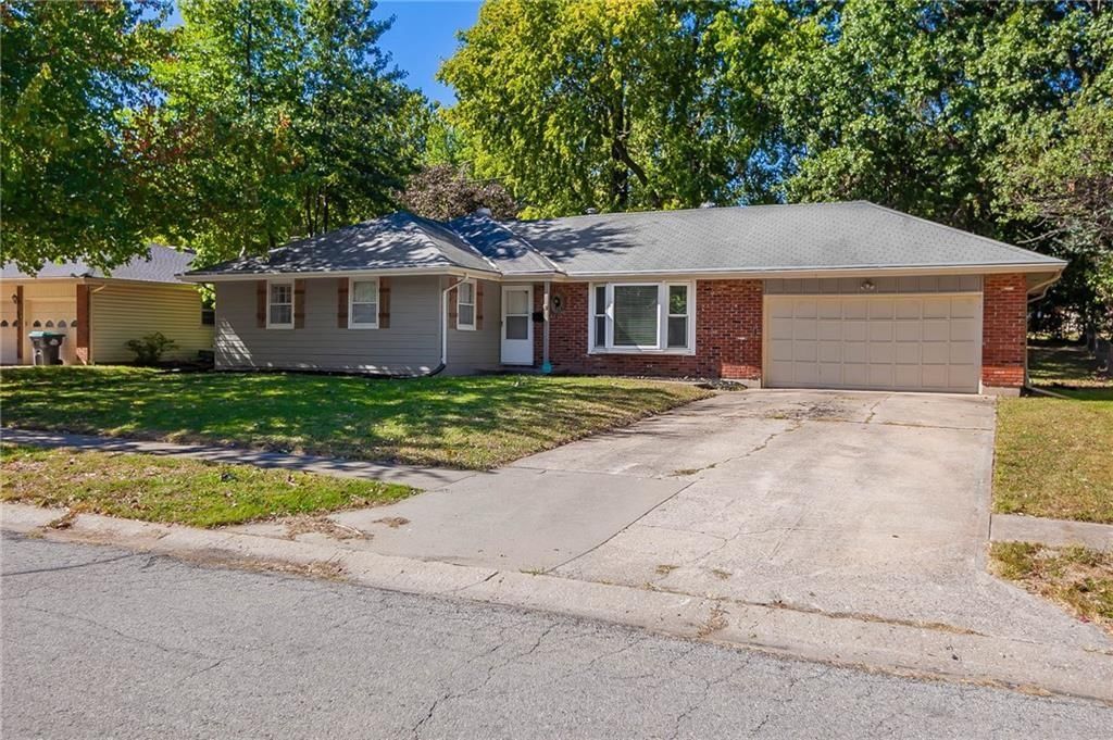 909 NW Range Street — photo 2