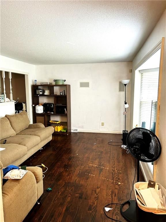 909 NW Range Street — photo 7