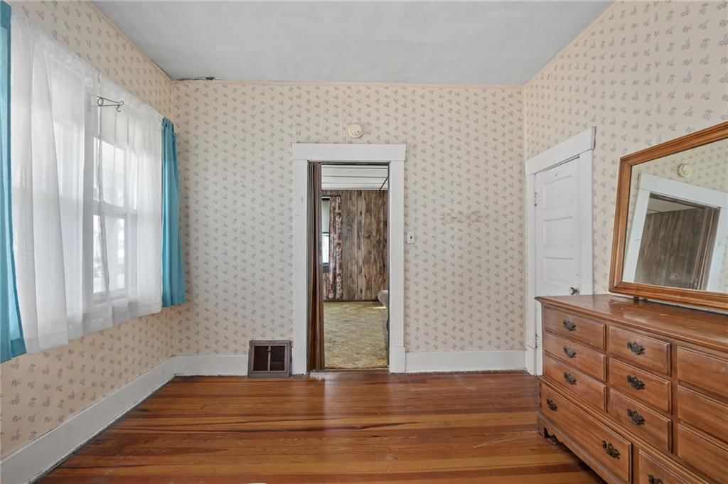 224 W Hyde Park Avenue — photo 5