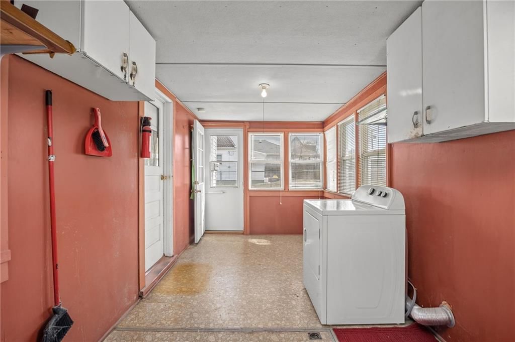 224 W Hyde Park Avenue — photo 12