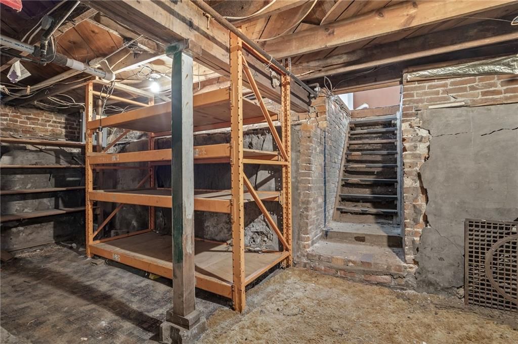 224 W Hyde Park Avenue — photo 14