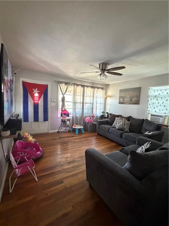 340 N Topping Avenue — photo 3