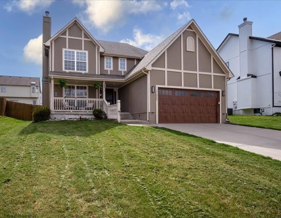 11336 N Summit Street, Kansas City, MO