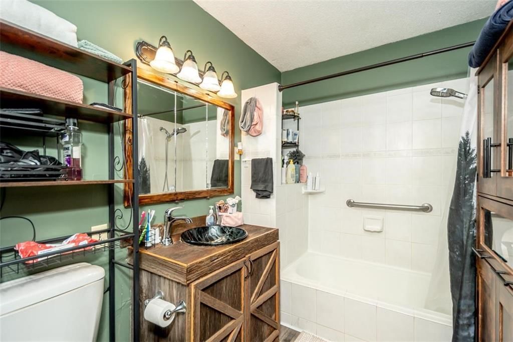 4929 SARATOGA Drive — photo 44