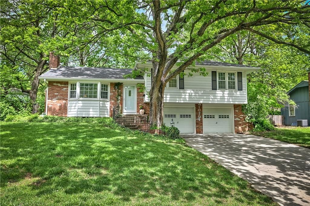 10204 W 70th Street, Merriam, KS