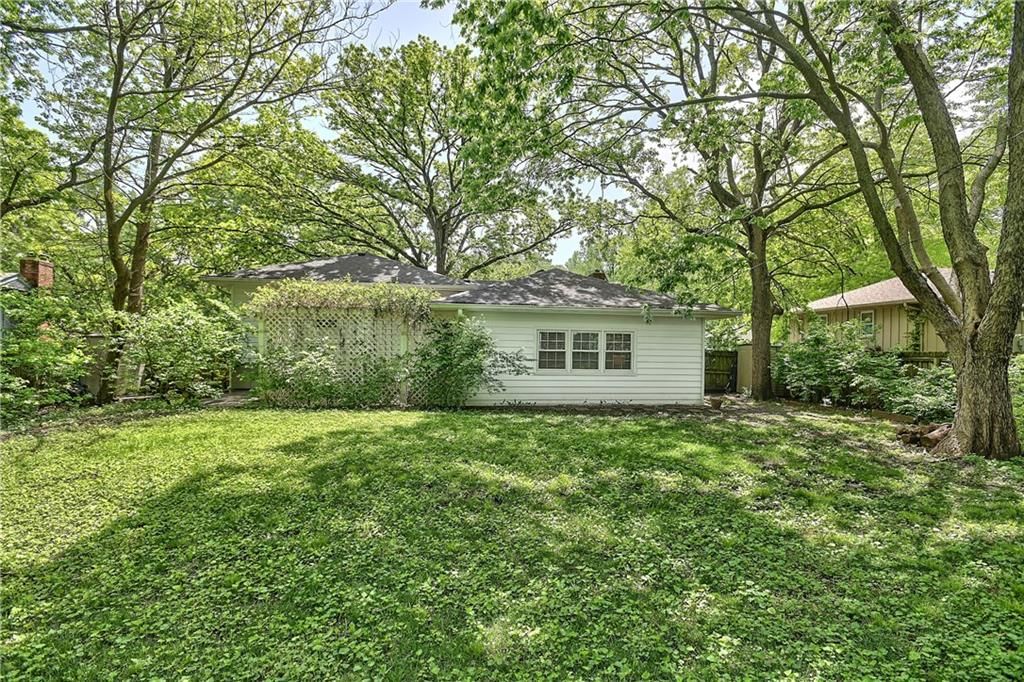 10204 W 70th Street — photo 37