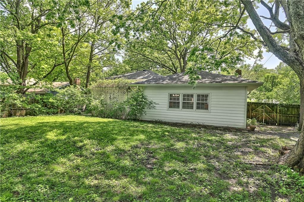 10204 W 70th Street — photo 38