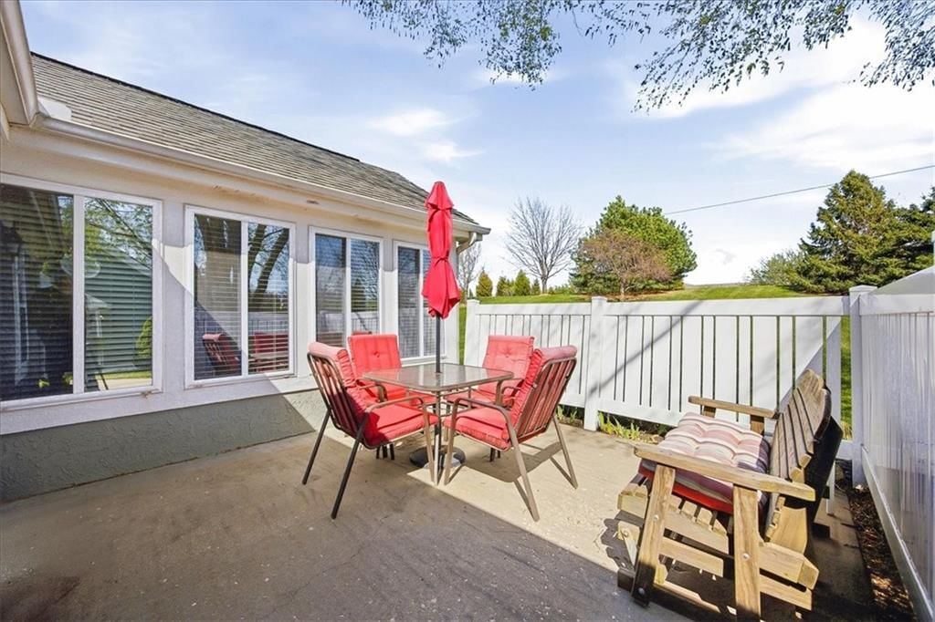 23144 W 71st Terrace — photo 5