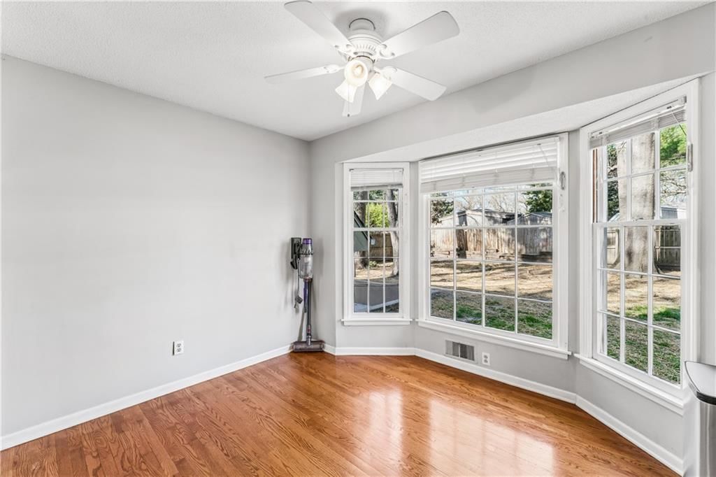 5124 Spring Avenue — photo 17