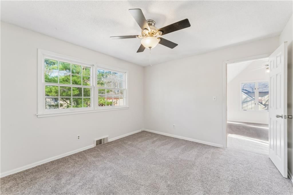 5124 Spring Avenue — photo 32