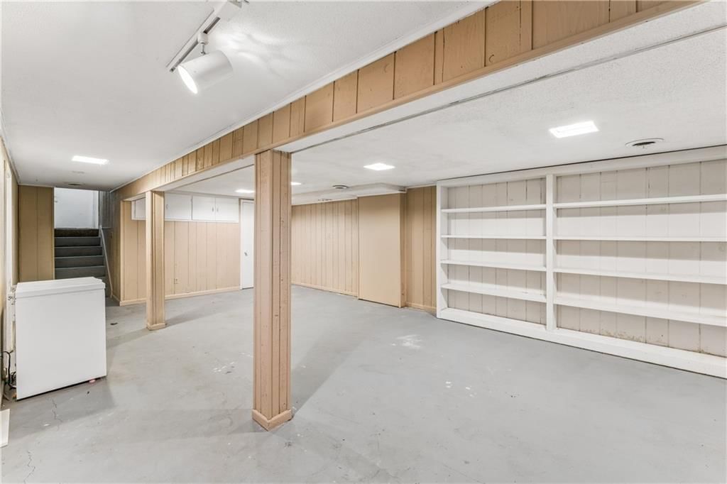 5124 Spring Avenue — photo 48