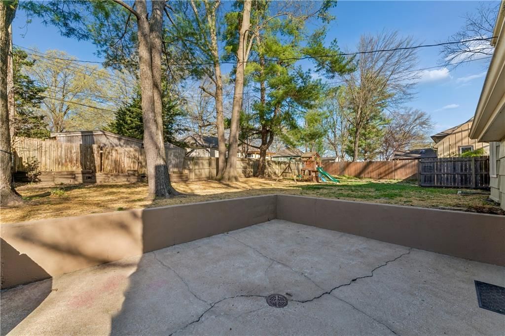5124 Spring Avenue — photo 53