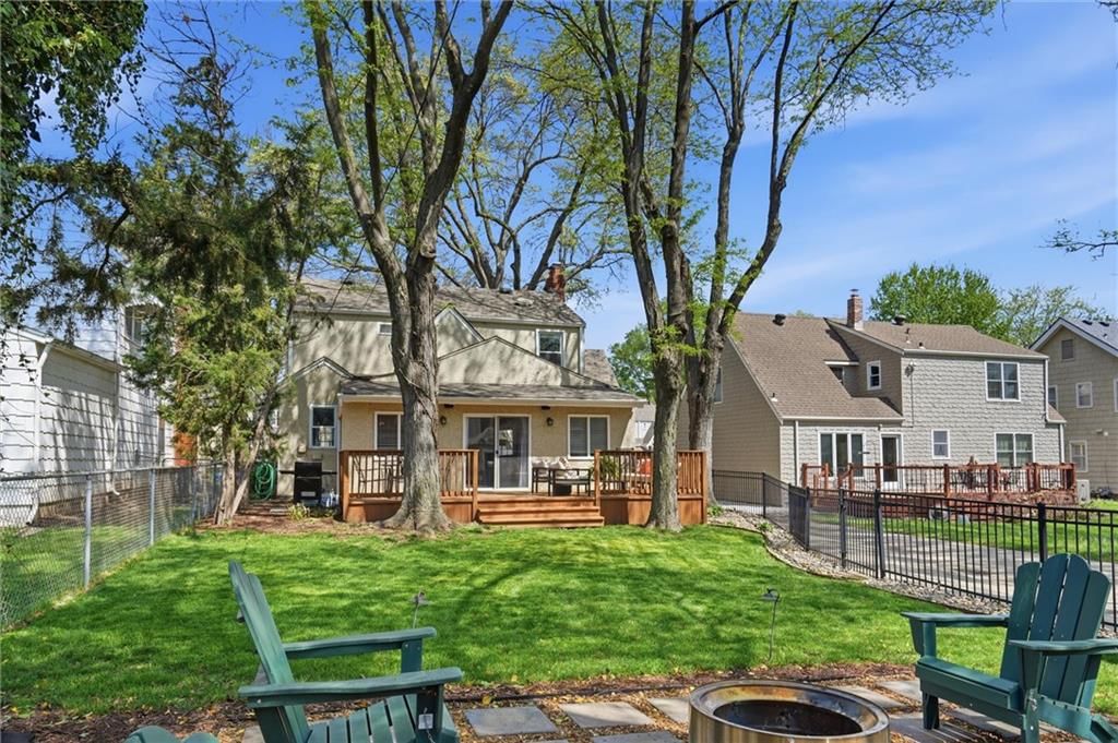 1233 W 72nd Street — photo 37