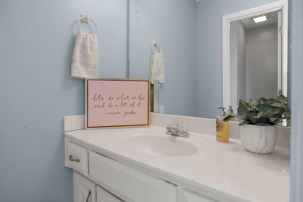 4316 Silverheel Street — photo 23