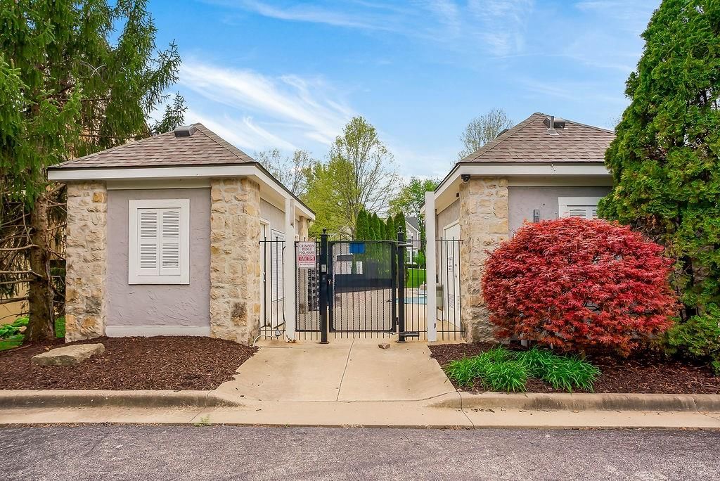 4316 Silverheel Street — photo 34