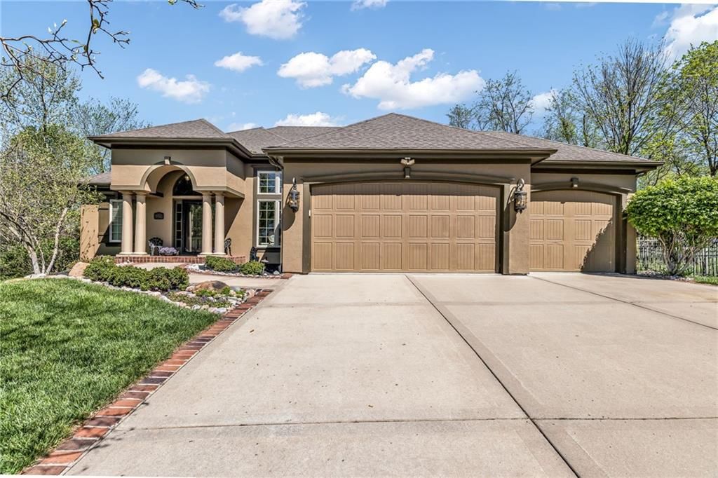 5310 NW 78 Place, Kansas City, MO