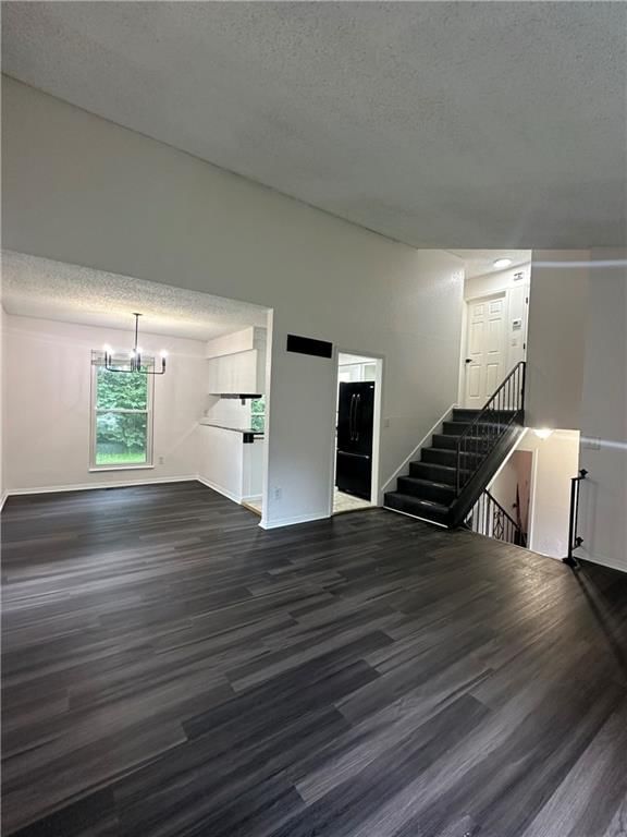 9525 Manning Avenue — photo 2