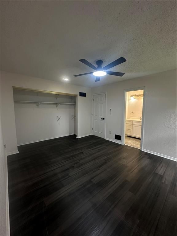 9525 Manning Avenue — photo 3