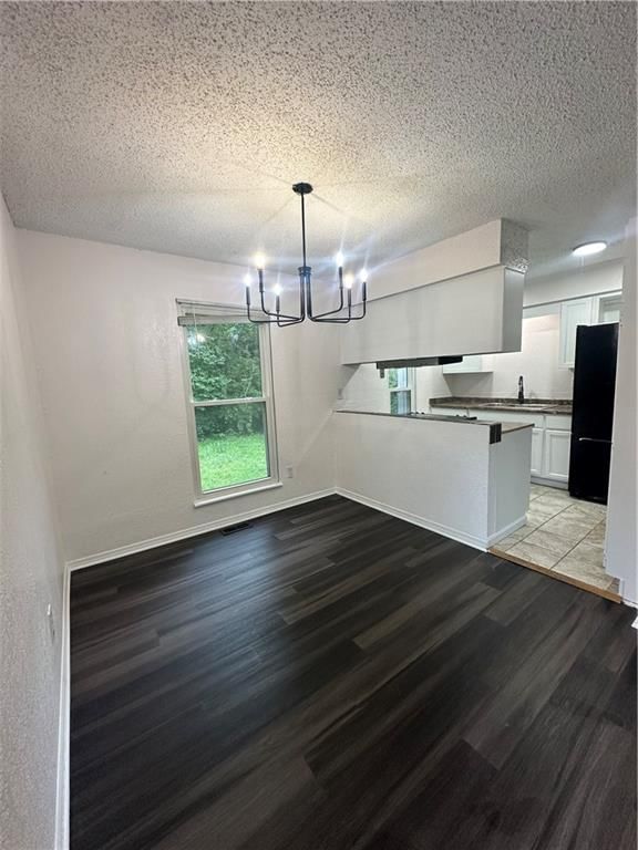 9525 Manning Avenue — photo 4