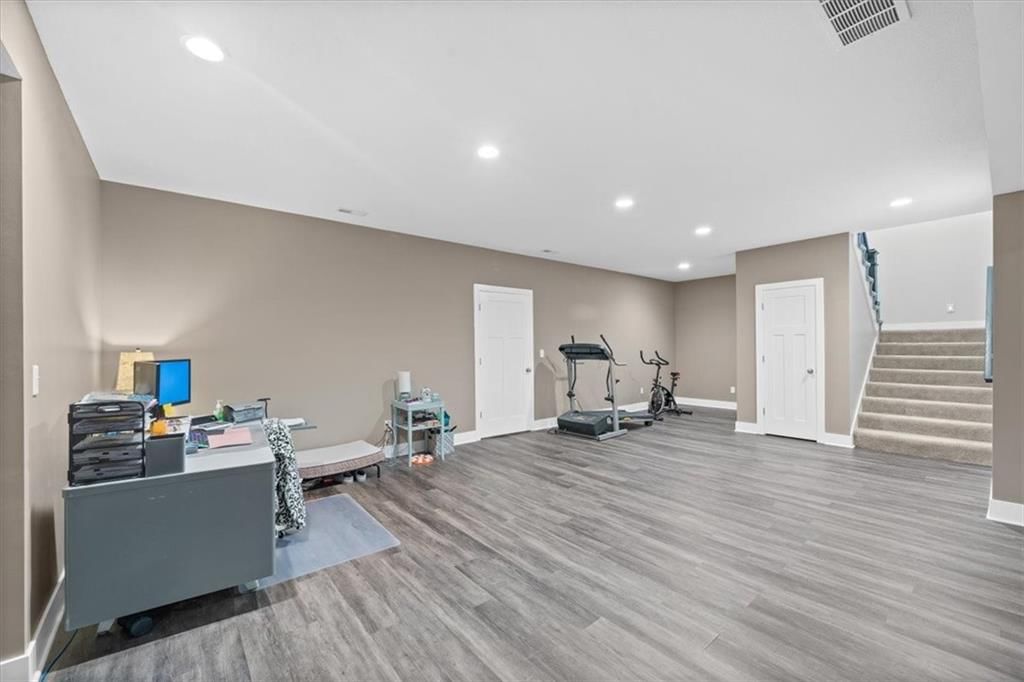 408 NW Rust Court — photo 37