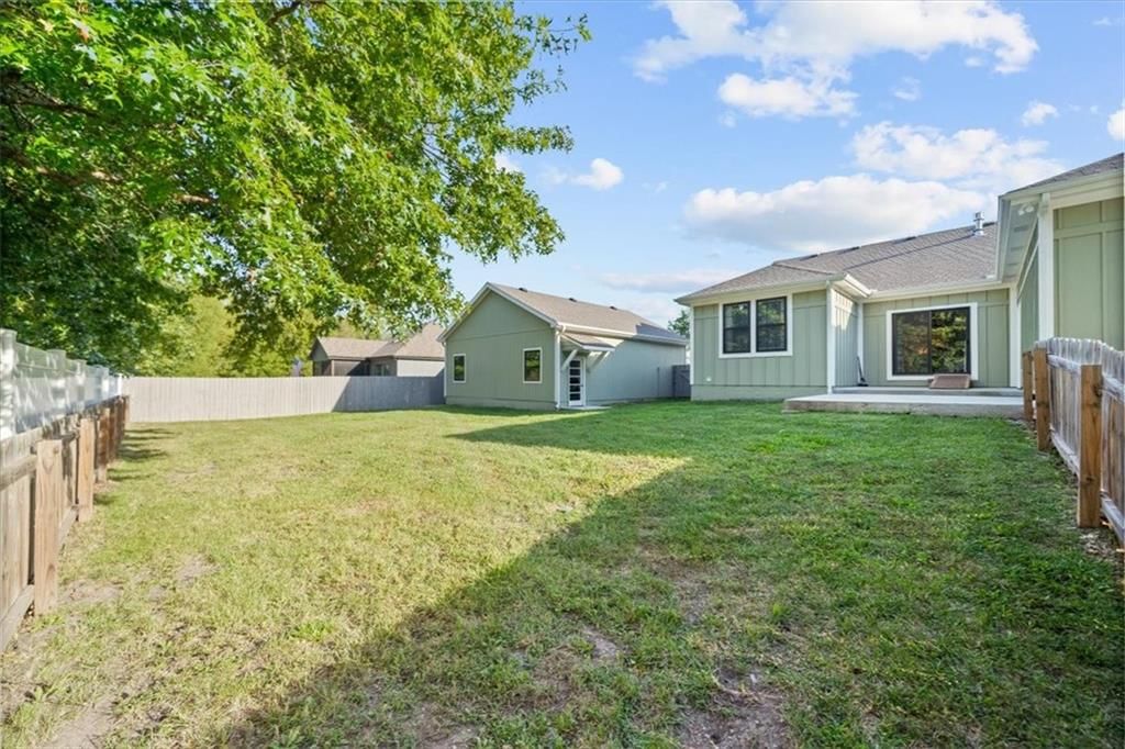 408 NW Rust Court — photo 49