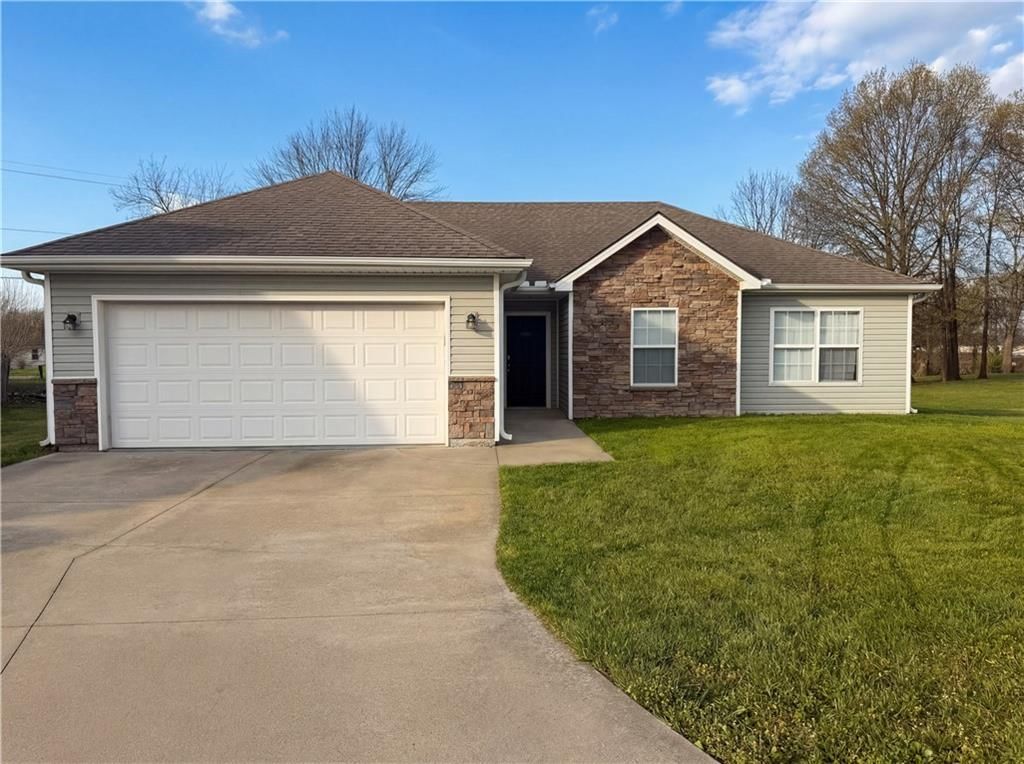 101 Trinity Circle, Harrisonville, MO