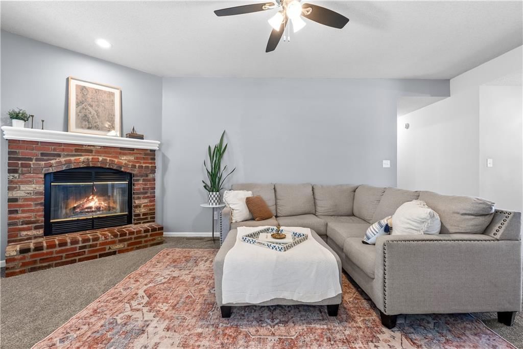 608 SE Shiloh Drive — photo 3