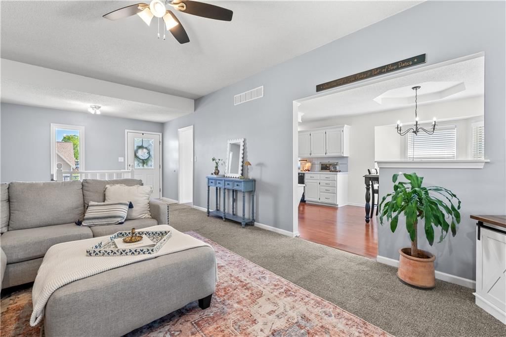 608 SE Shiloh Drive — photo 4