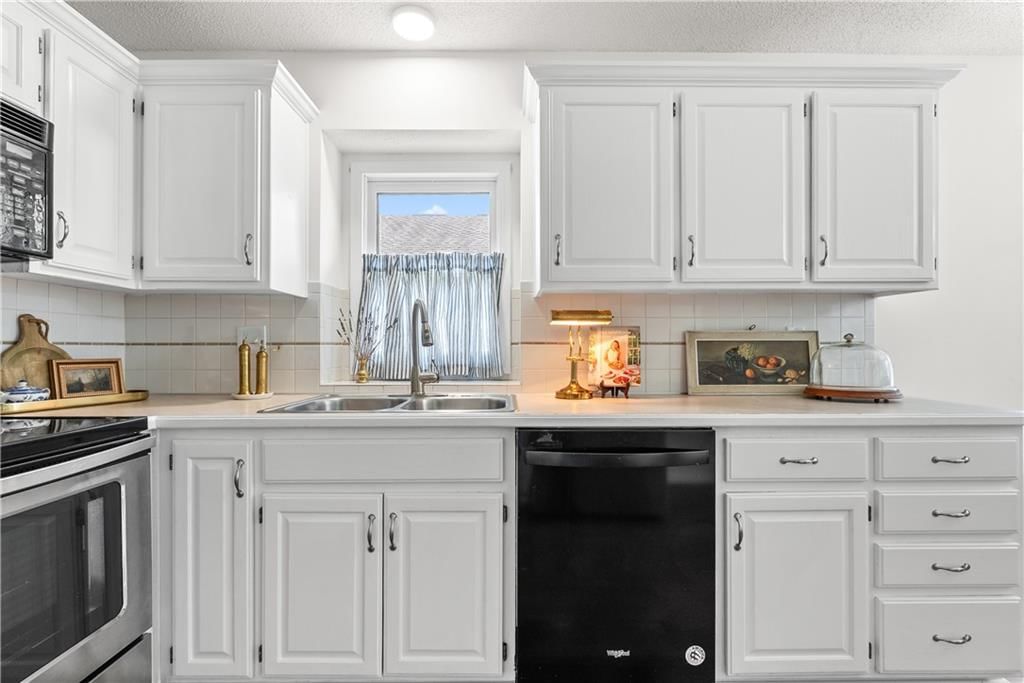 608 SE Shiloh Drive — photo 5