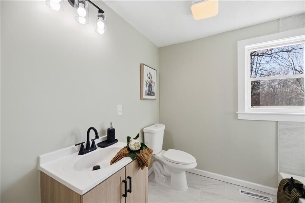 401 W Main Street — photo 16