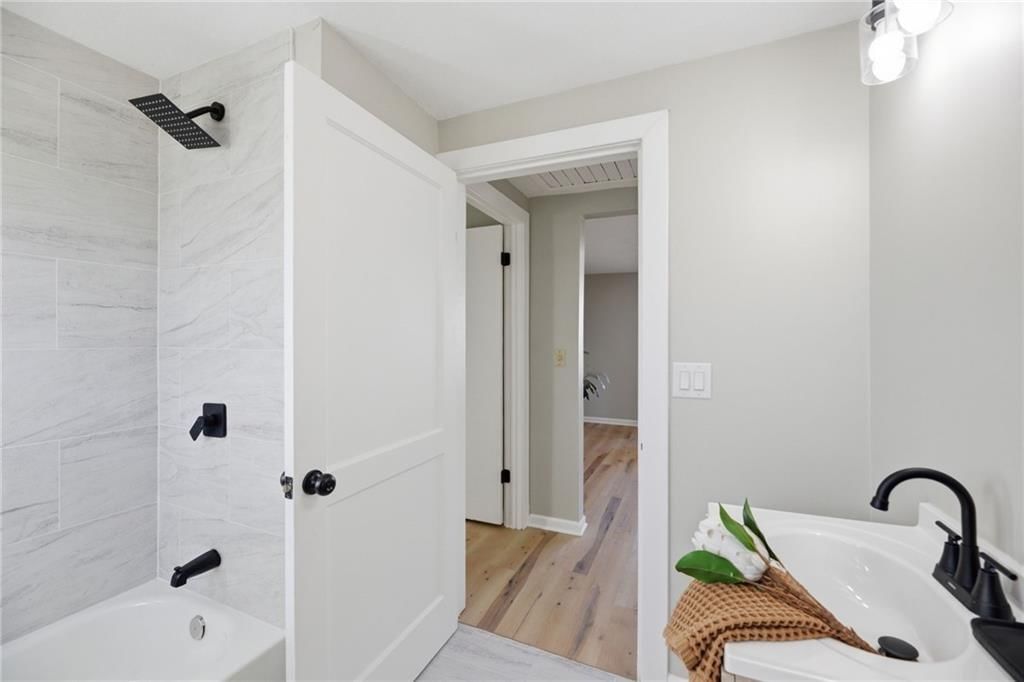 401 W Main Street — photo 17