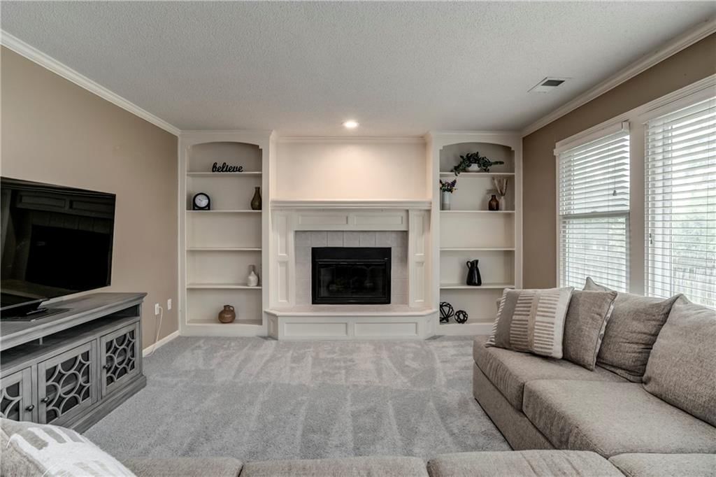 21513 W 52nd Street — photo 3