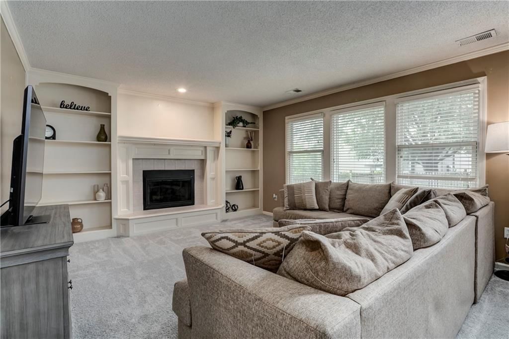 21513 W 52nd Street — photo 4