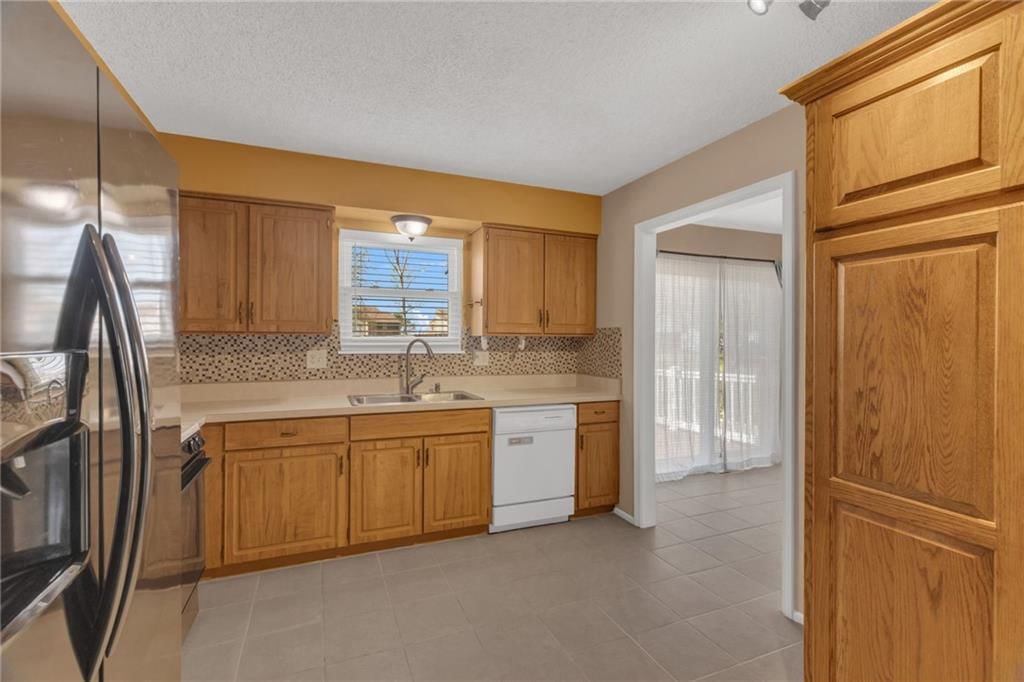 12828 S Sycamore Street — photo 10