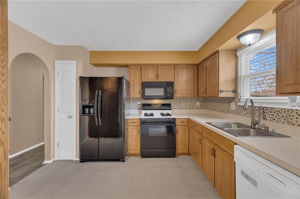 12828 S Sycamore Street — photo 11