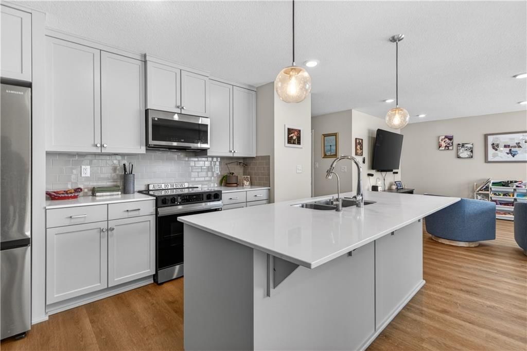 408 Woodview Drive — photo 10