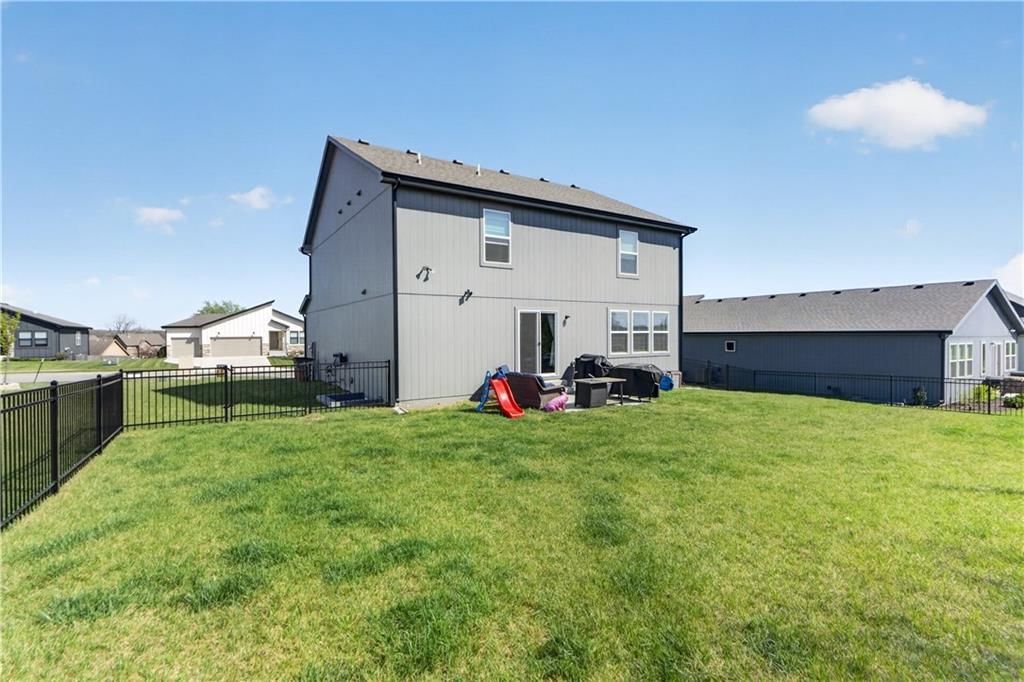 408 Woodview Drive — photo 40