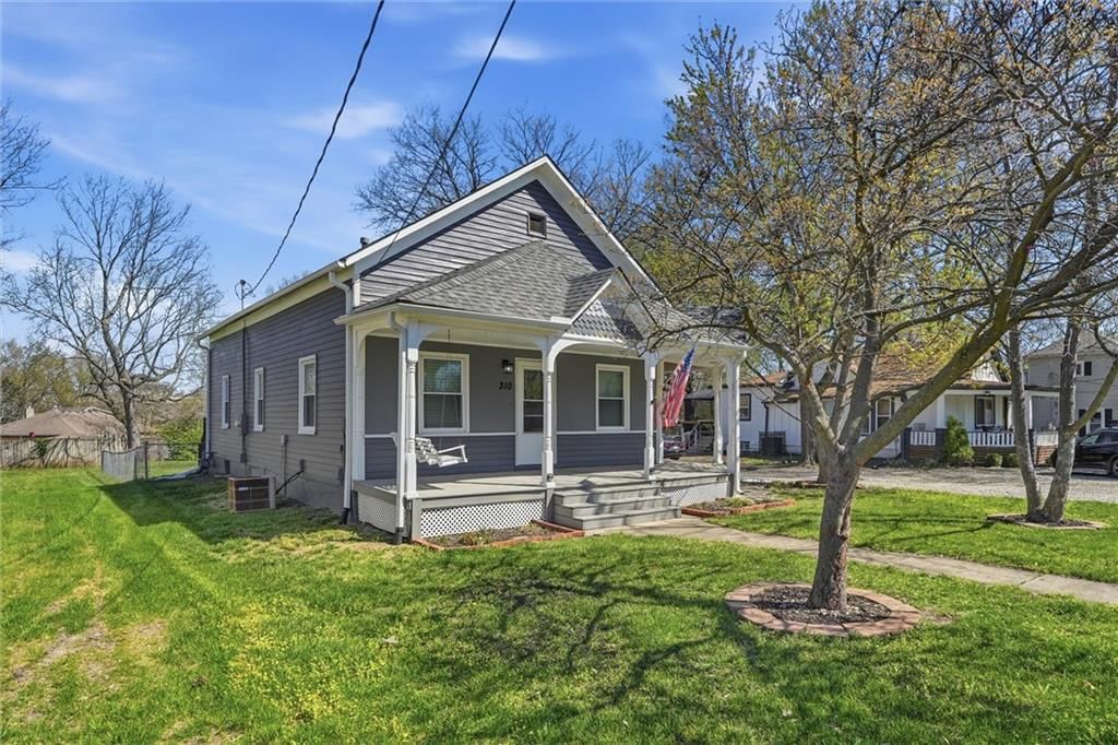 310 E Nichols Street — photo 3