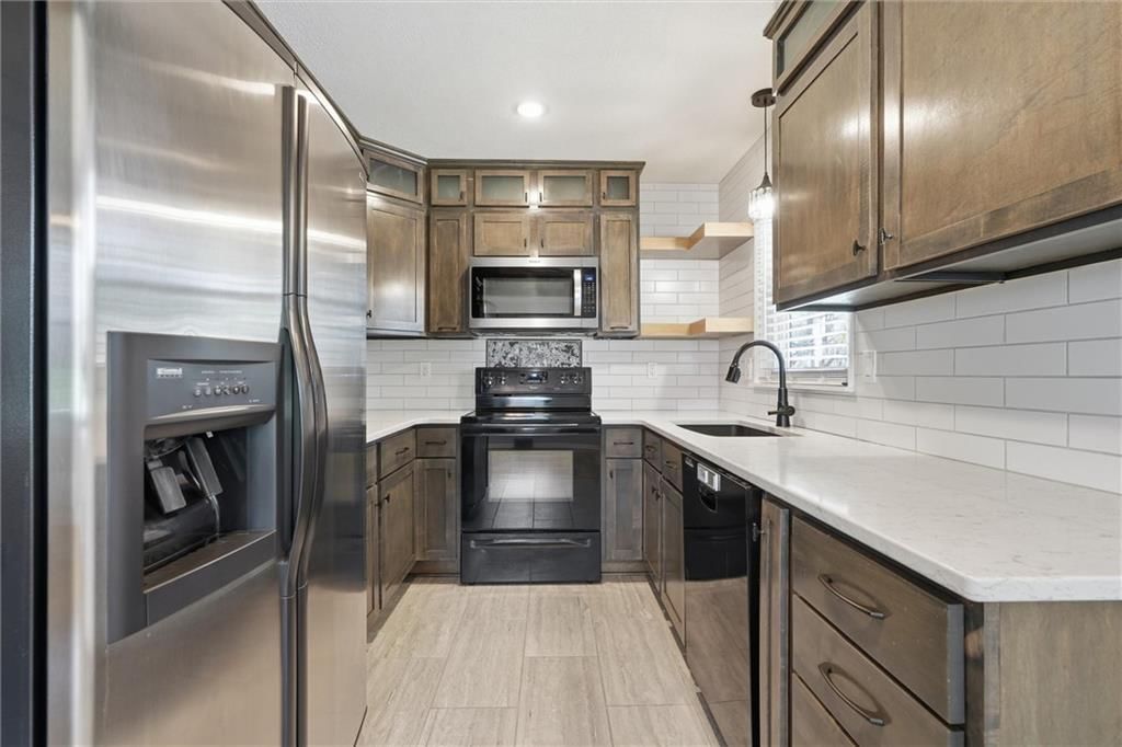310 E Nichols Street — photo 14