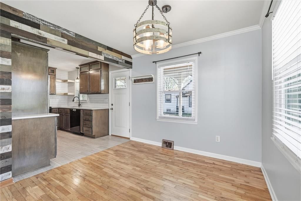 310 E Nichols Street — photo 18