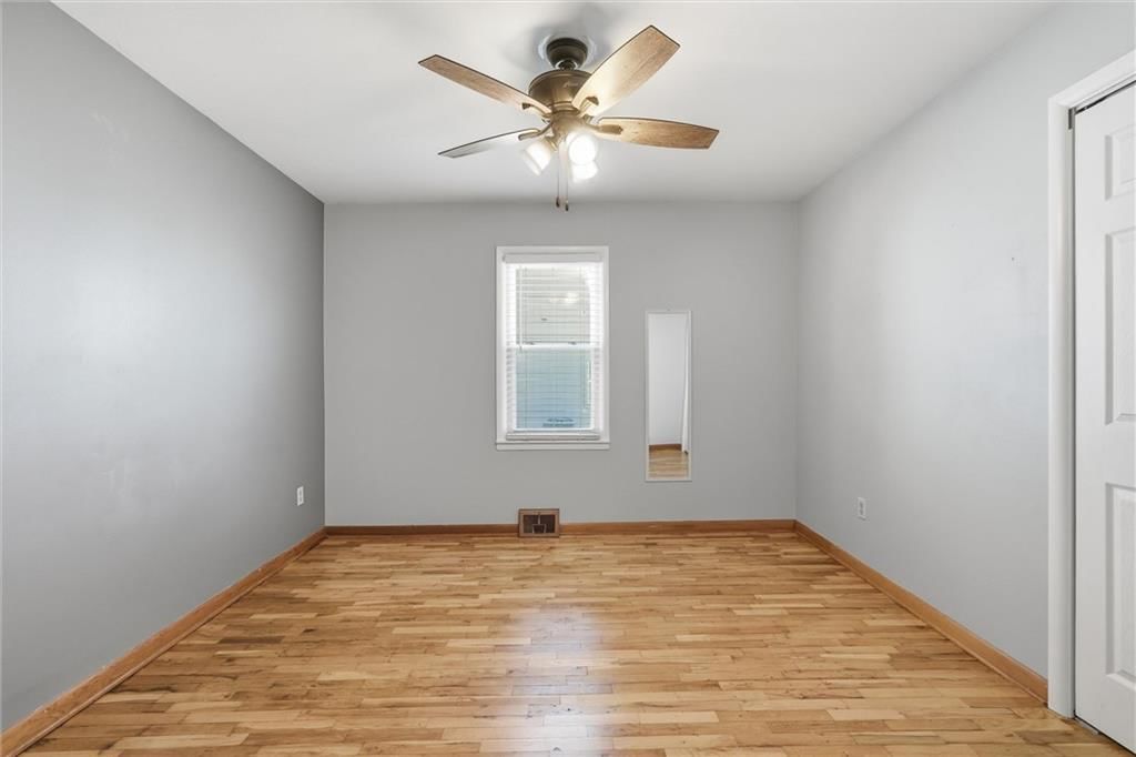 310 E Nichols Street — photo 19