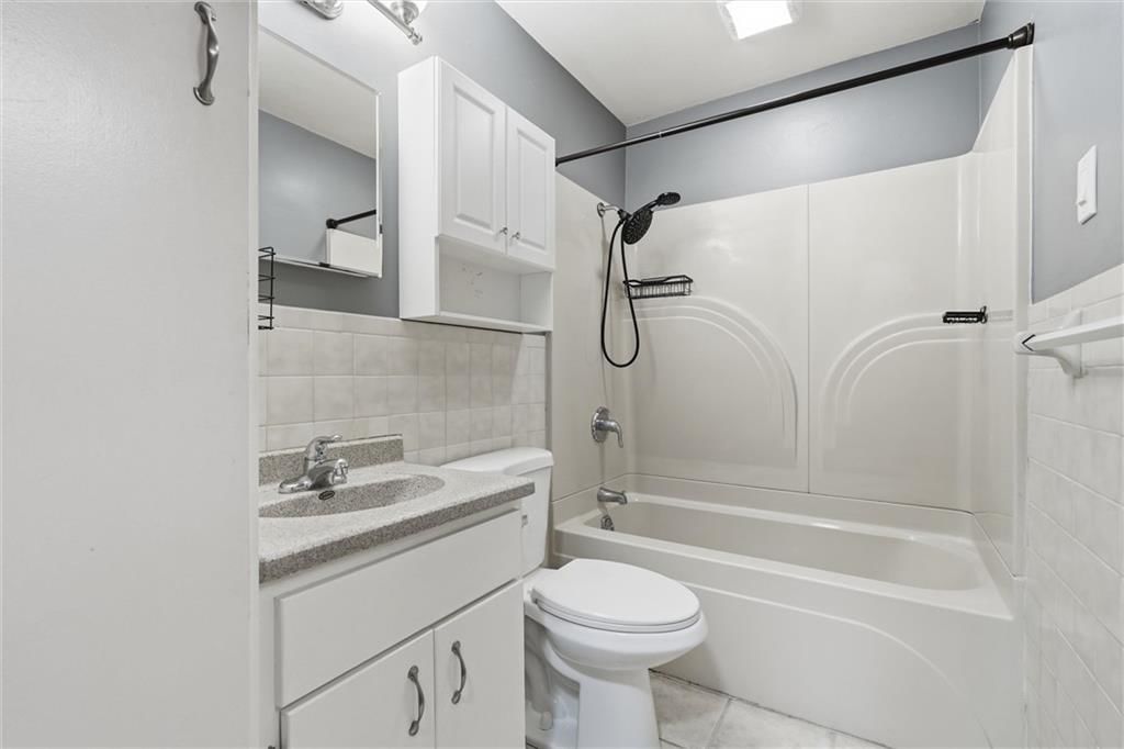 310 E Nichols Street — photo 22