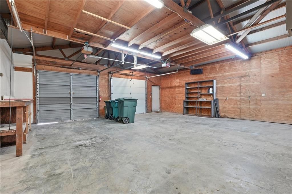 310 E Nichols Street — photo 26