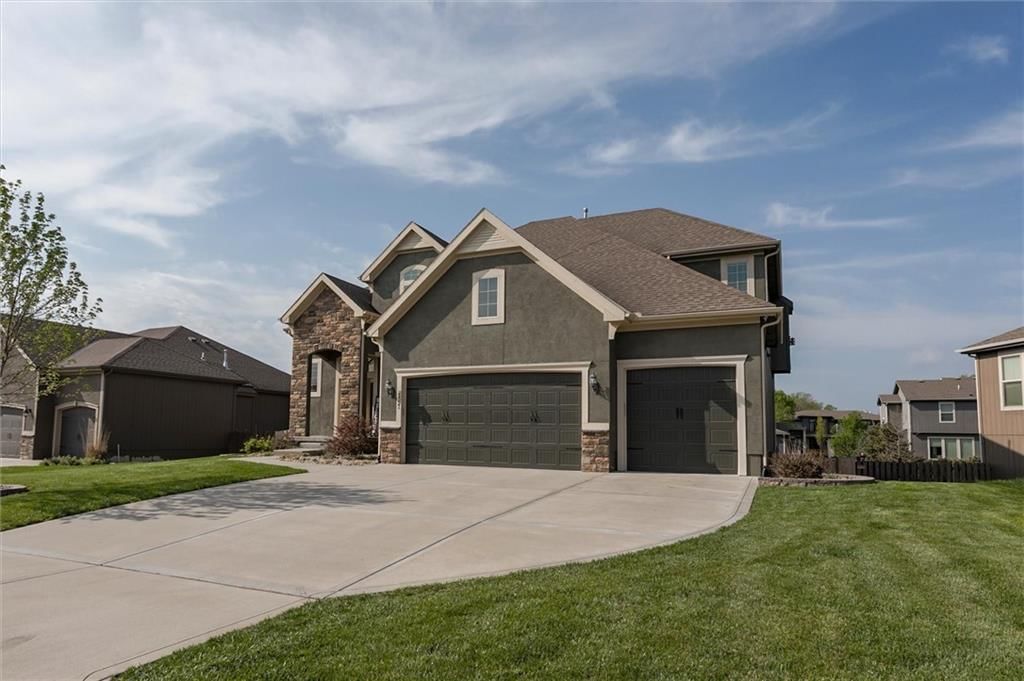 1521 SW Cross Creek Drive — photo 2