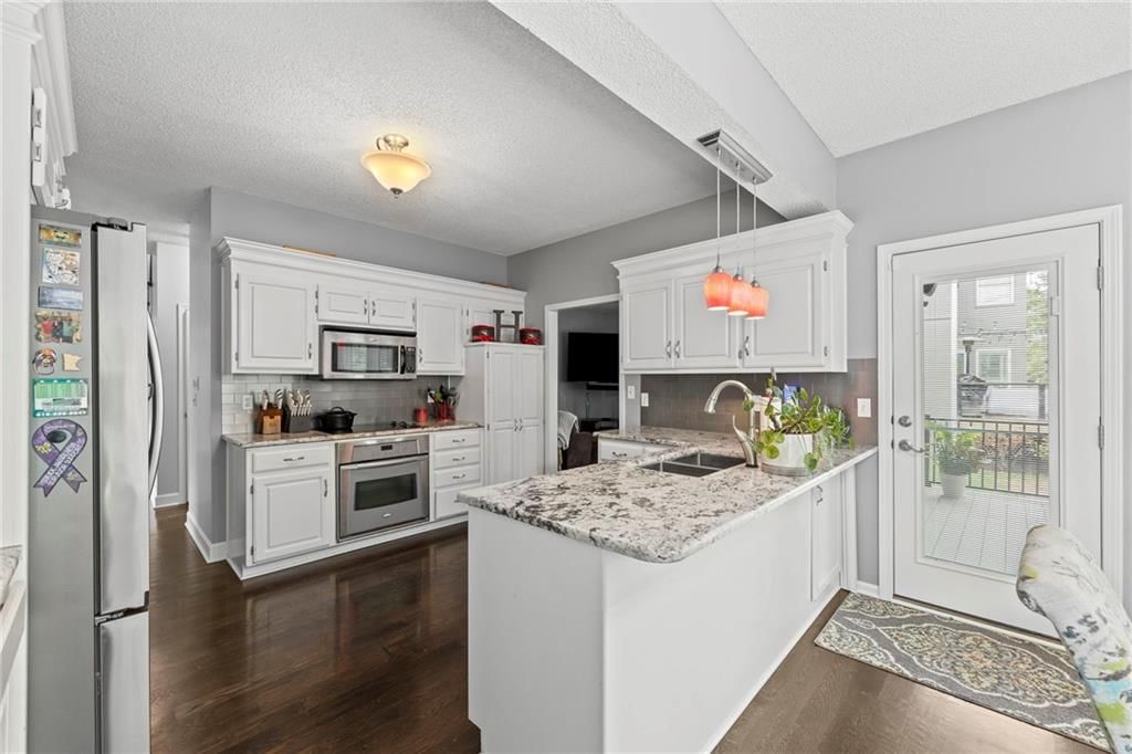 15915 S Avalon Street — photo 9