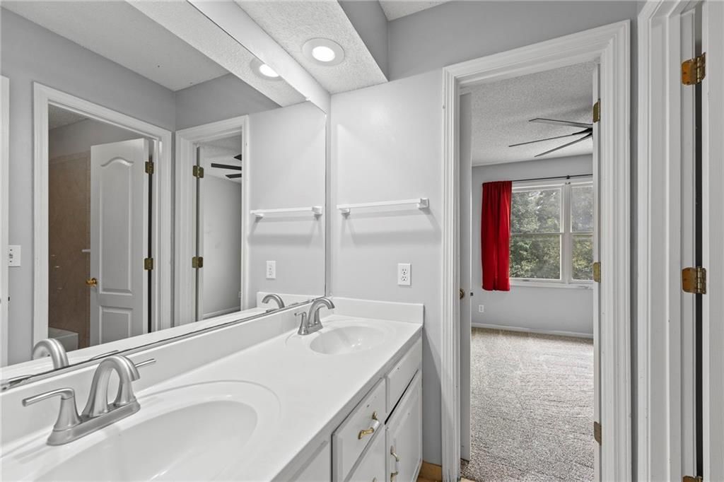 15915 S Avalon Street — photo 25